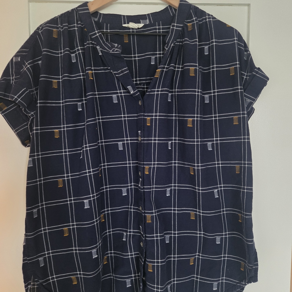 Caslom Cotton Navy Button-Up Shirt